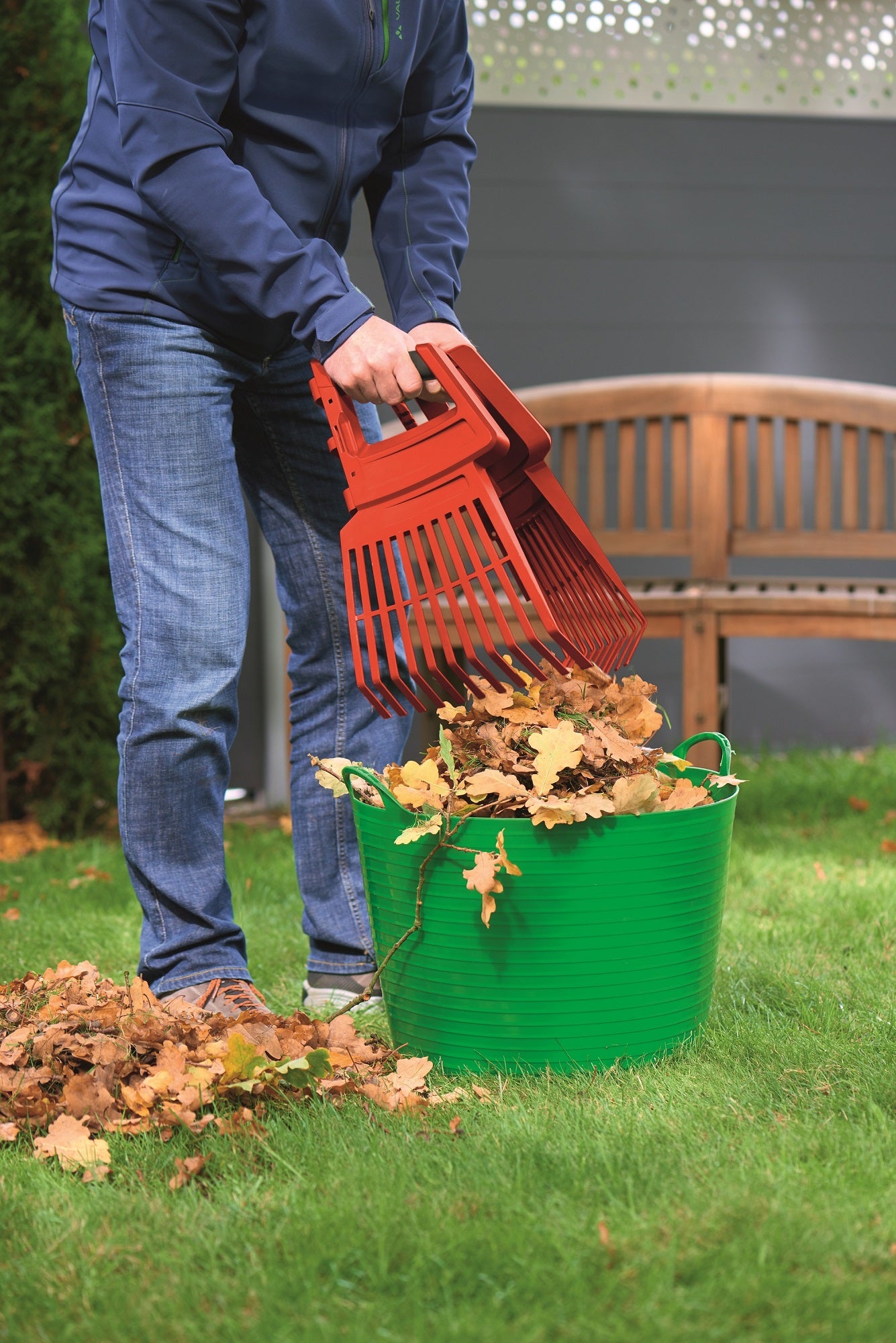 4-IN-1 LEAF RAKE